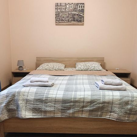 Apartments Domovik Parkaniya, 2A Mukatsjeve Eksteriør bilde
