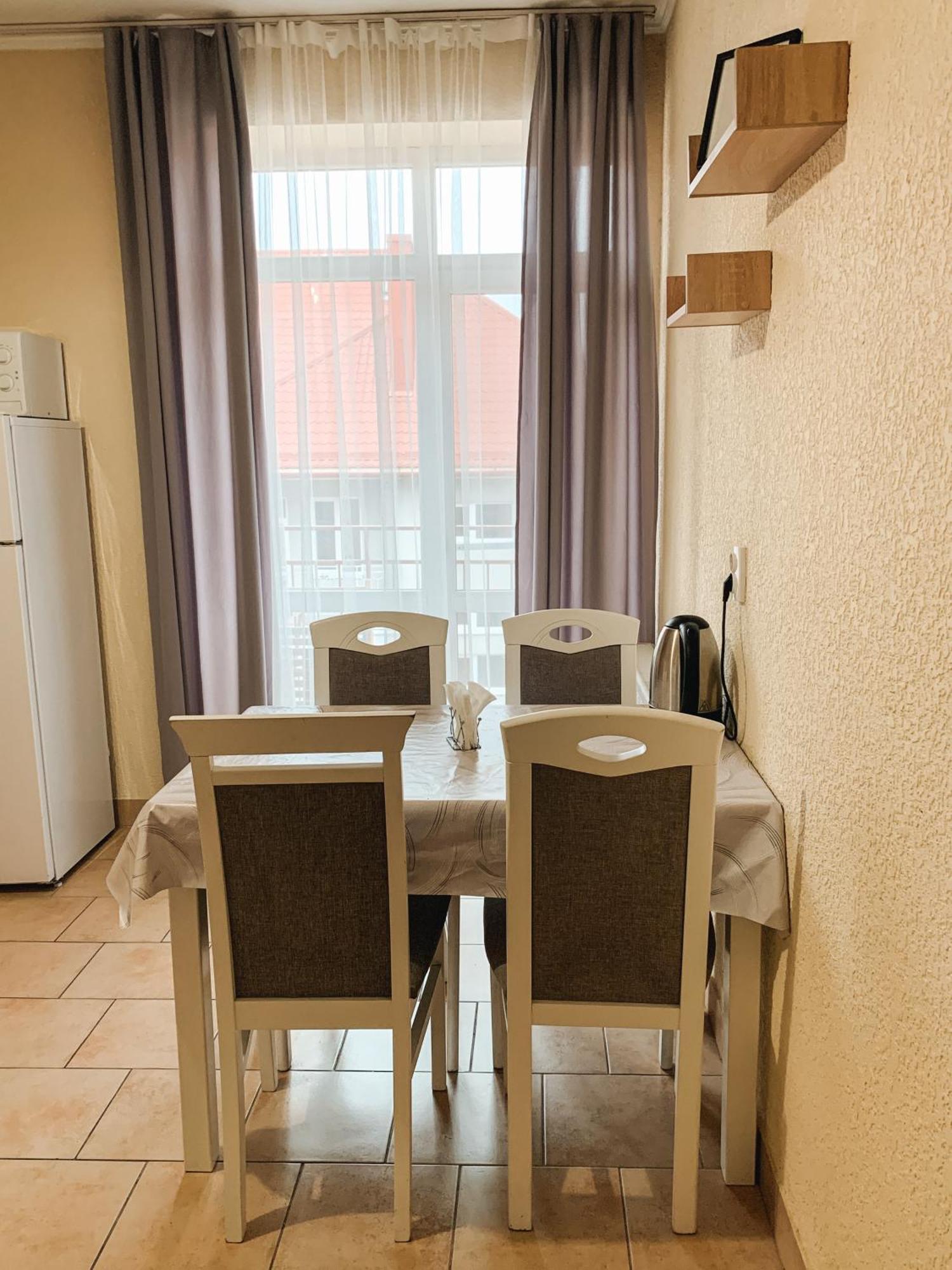 Apartments Domovik Parkaniya, 2A Mukatsjeve Eksteriør bilde